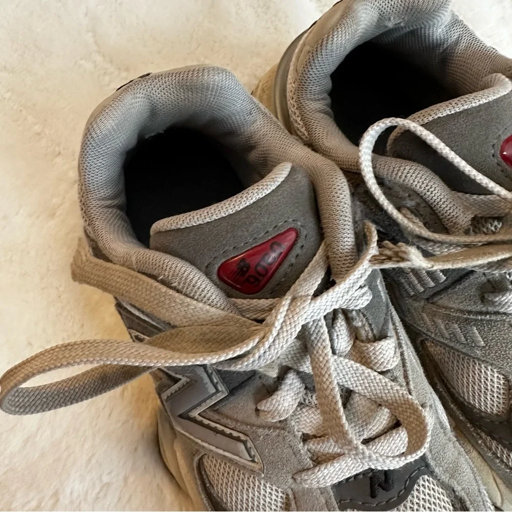 New Balance Boy’s 9060 Size 2 Sneakers
